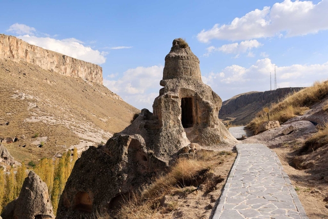 Yılanlı Kilise